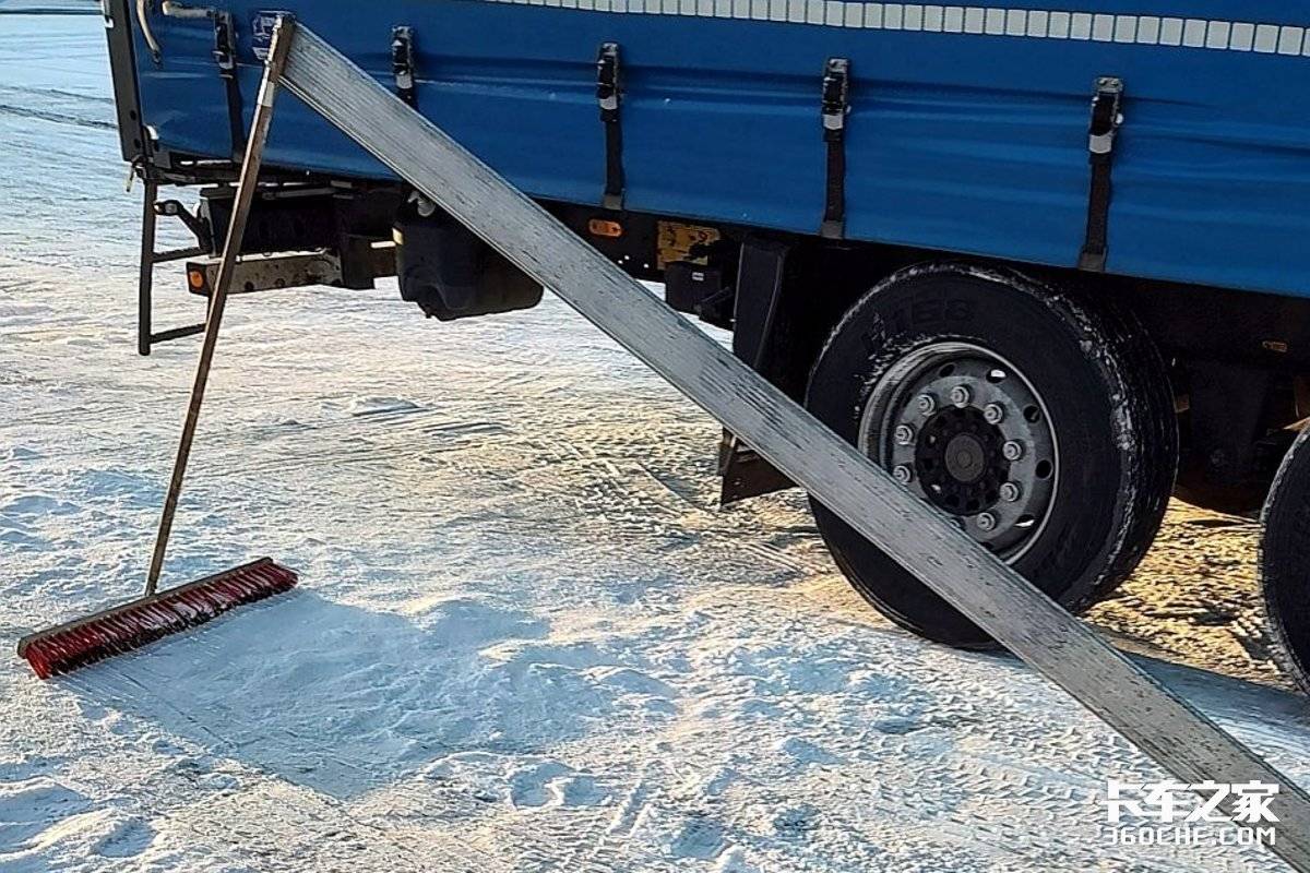 车顶有雪被罚巨款？解决方法堪称绝绝子