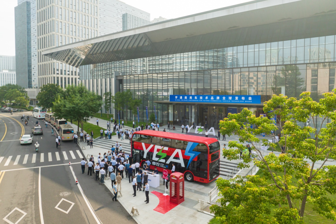 睿控E平台发布 宇通紧握开启商用车电动市场高速狂飙的钥匙